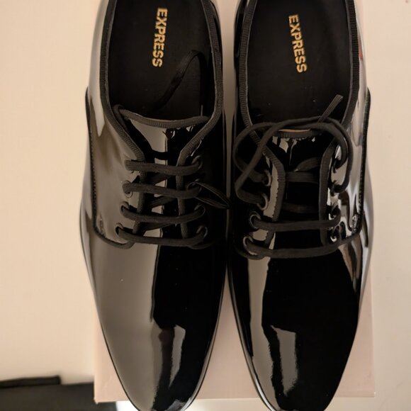 Glossy Black Oxford Shoes with Patent Leather and Closed Lacing main image 4